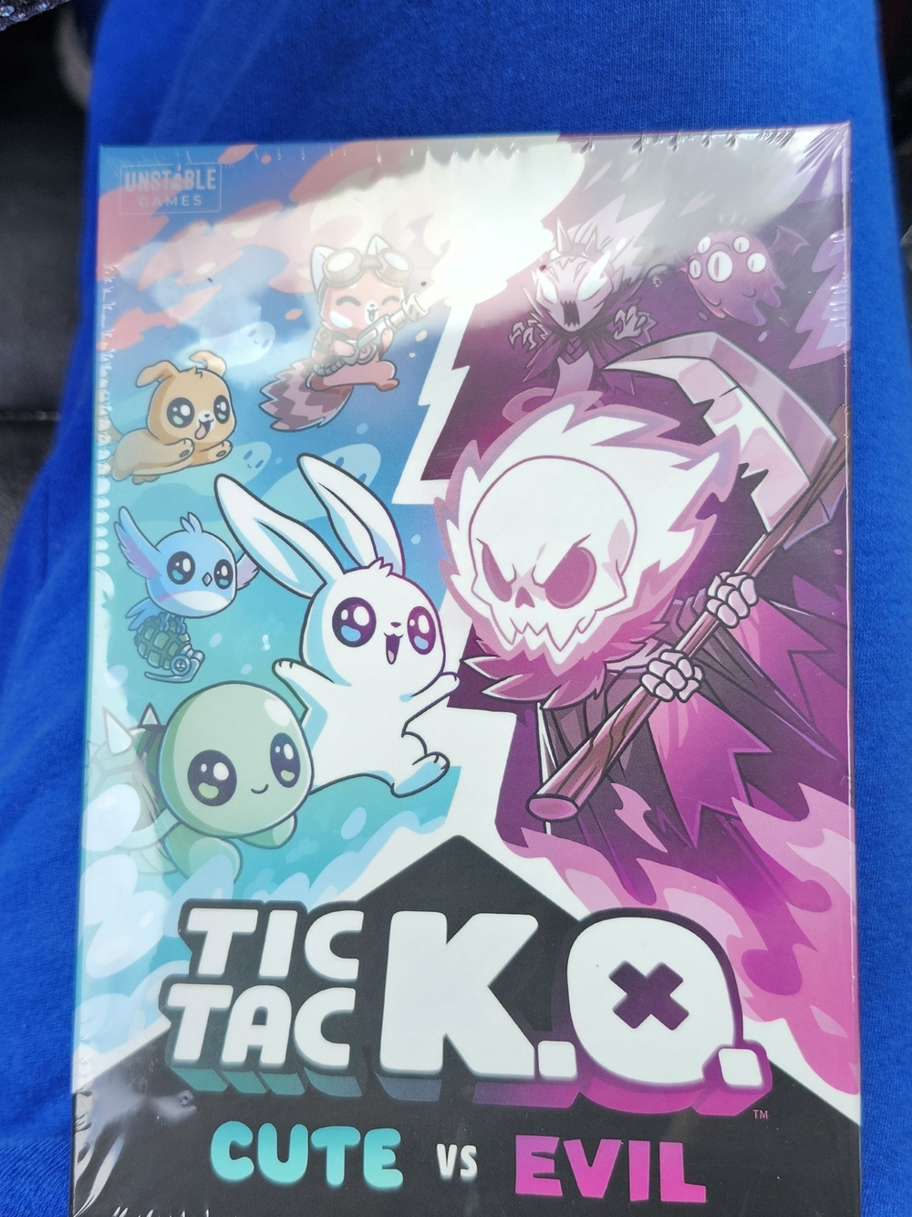 Tic Tac K.O. Cute vs Evil Board Game - Cute (Teal & Pink)